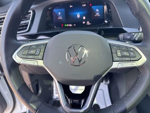 Used 2024 Volkswagen Atlas Cross Sport SEL R-Line image 11