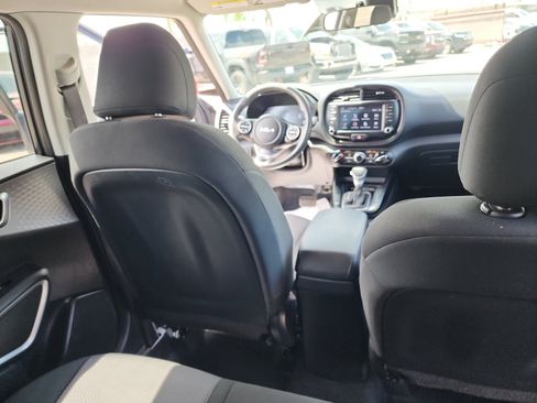 Used 2023 Kia Soul LX w/ Option Group 015 FWD image 29