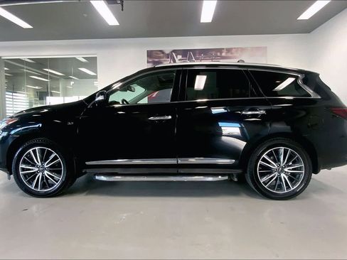 Used 2017 INFINITI QX60 Luxe w/ Deluxe Technology Package image 3
