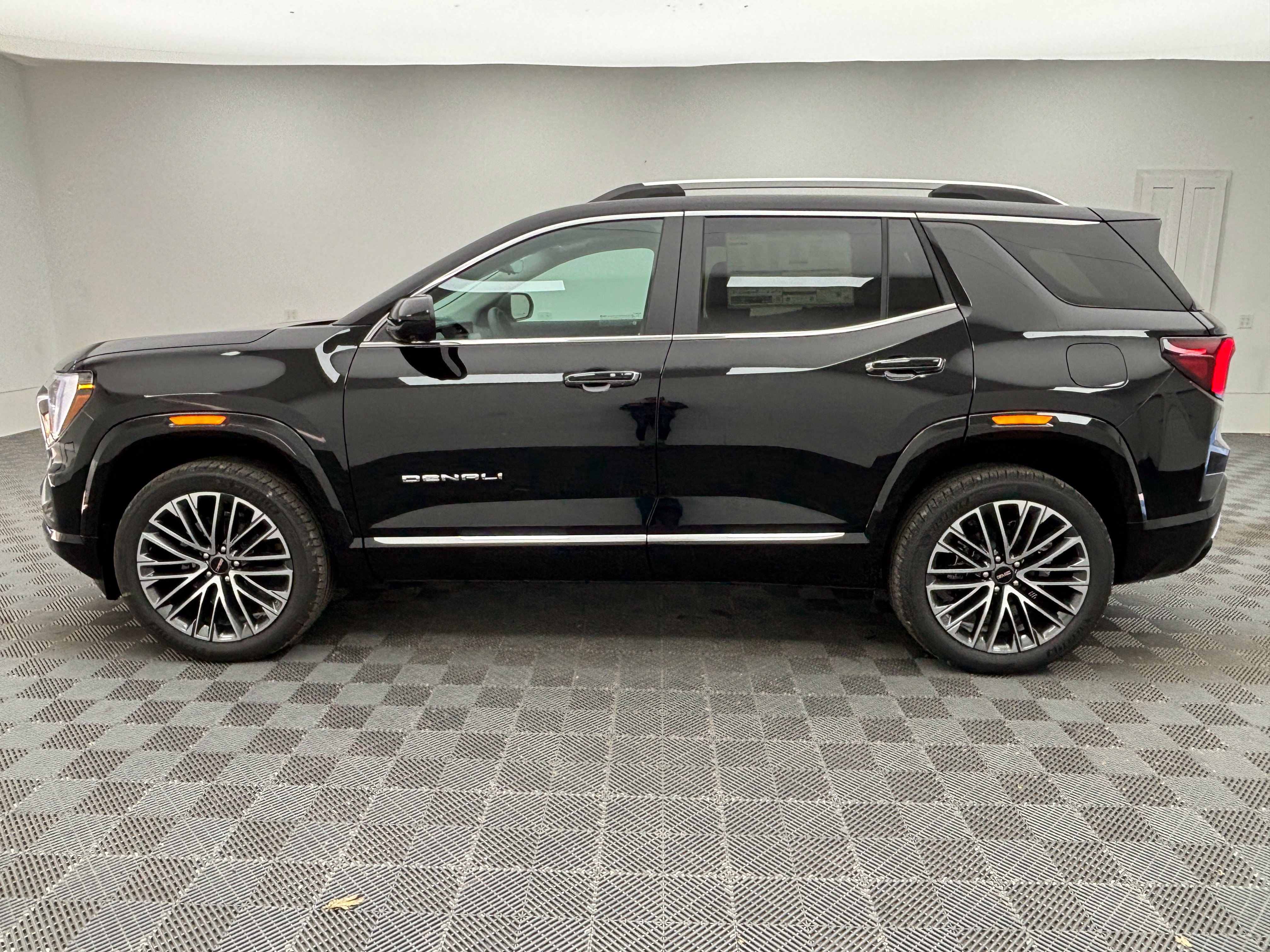 New 2027 GMC Terrain Denali w/ LPO, Floor Liner Package AWD/4WD image 15