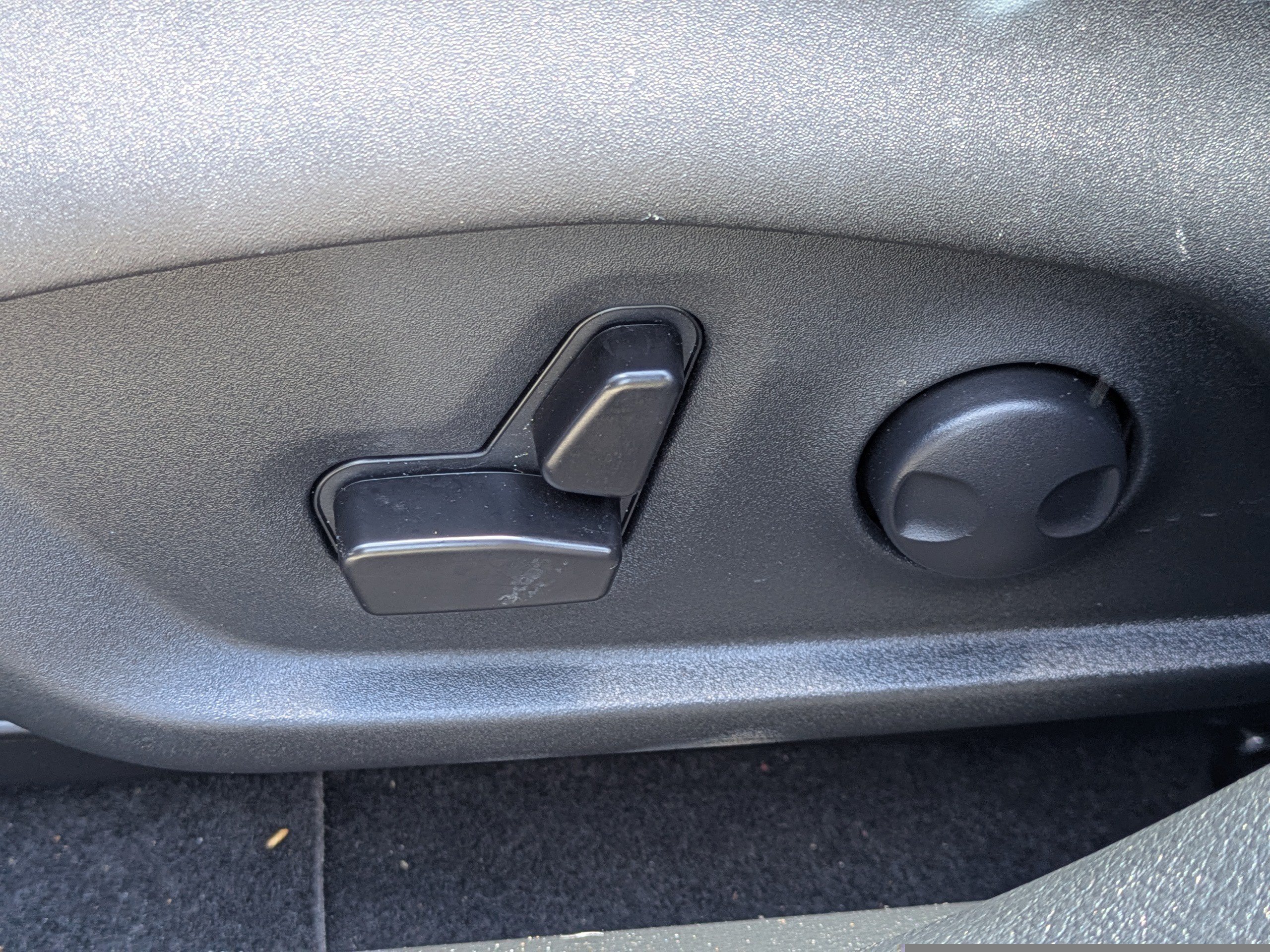 Used 2024 Jeep Compass Latitude AWD/4WD image 17