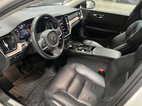 Used 2022 Volvo S60 T8 R-Design Expression AWD/4WD image 9