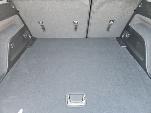 New 2025 Cadillac Optiq Luxury 1 image 27