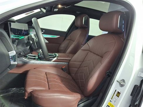 Used 2023 BMW 760i xDrive 760i xDrive image 18