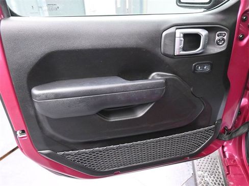 Used 2024 Jeep Wrangler Sport S image 40