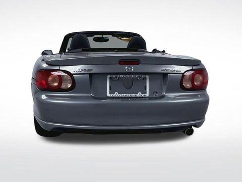 Used 2004 MAZDA MX-5 Miata MAZDASPEED w/ Grand Touring Pkg RWD image 21
