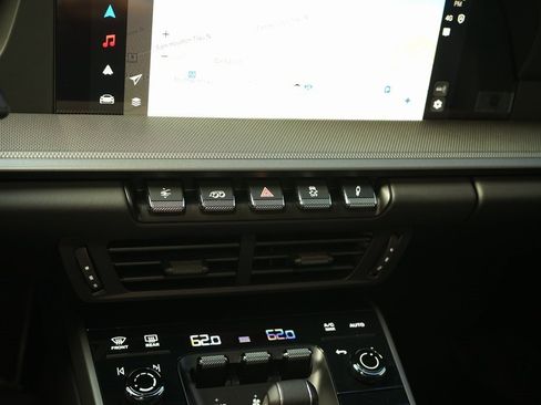 Used 2025 Porsche 911 Carrera image 19