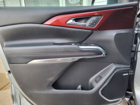 Used 2024 Chevrolet Traverse RS image 12