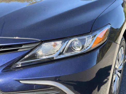 Used 2021 Toyota Camry LE image 10