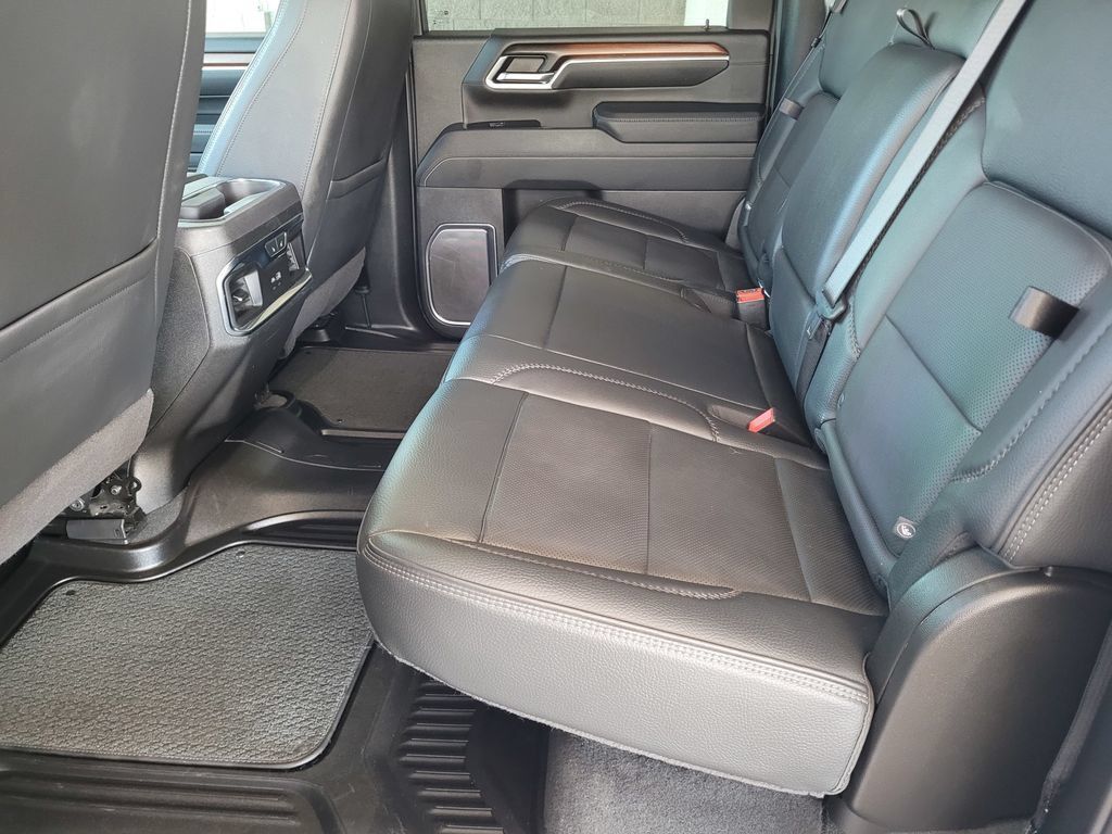 Used 2025 GMC Sierra 2500 Denali w/ Denali Reserve Package AWD/4WD image 11
