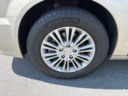Used 2013 Chrysler Town & Country Touring-L w/ Driver Convenience Group FWD image 14