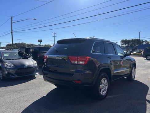 Used 2011 Jeep Grand Cherokee Laredo image 5