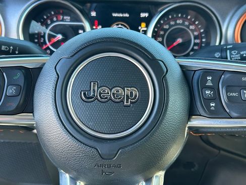 Used 2021 Jeep Gladiator Mojave AWD/4WD image 26