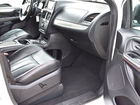Used 2019 Dodge Grand Caravan GT image 19