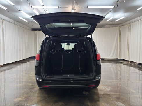 New 2026 Chrysler Voyager LX image 8