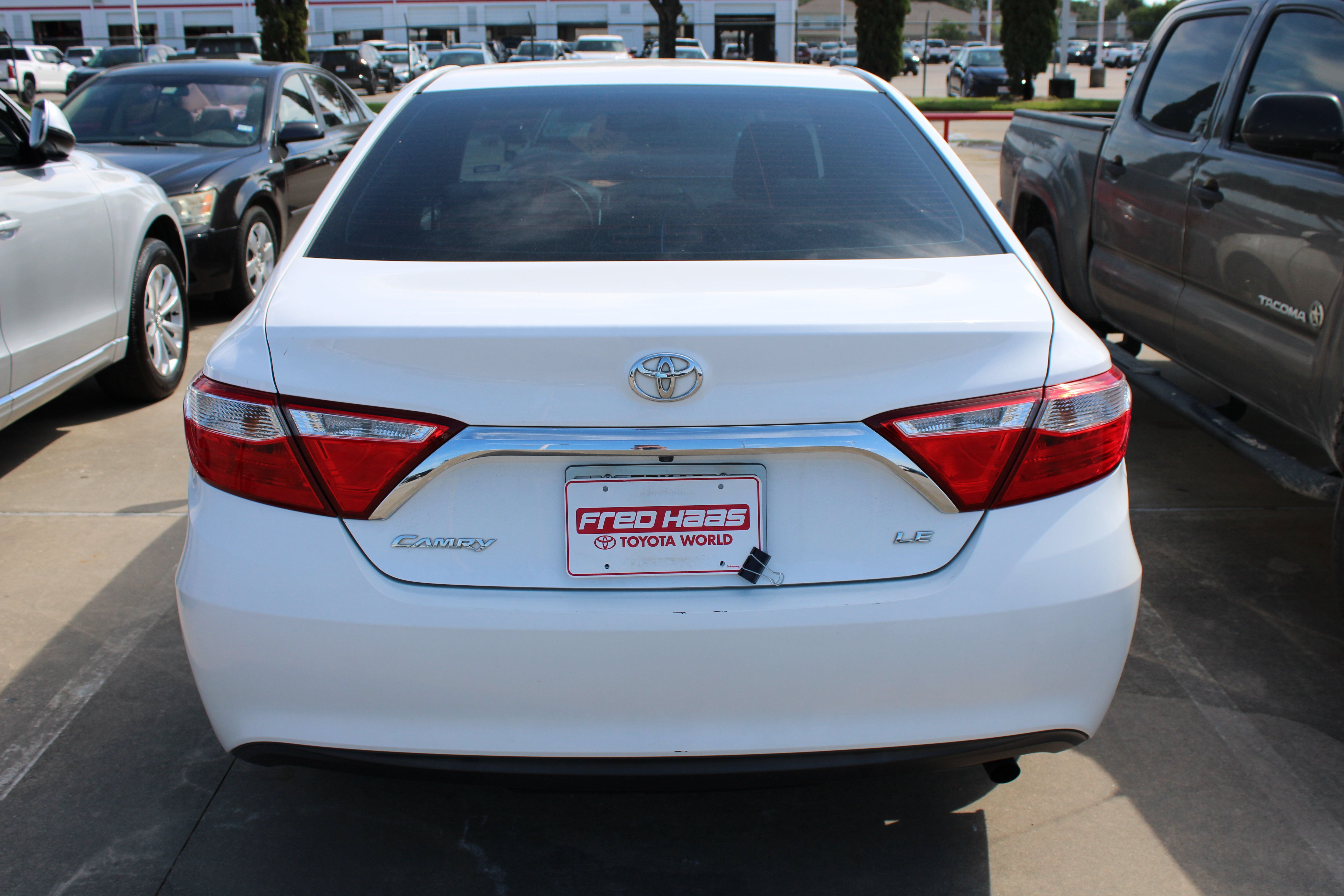 Used 2017 Toyota Camry LE FWD image 8