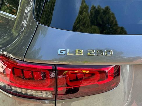 Certified 2022 Mercedes-Benz GLB 250 image 37