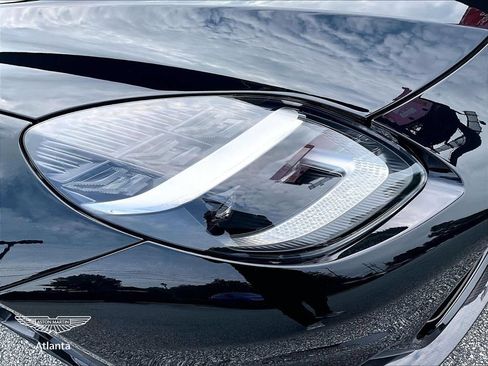 Used 2025 Aston Martin Vanquish RWD image 22