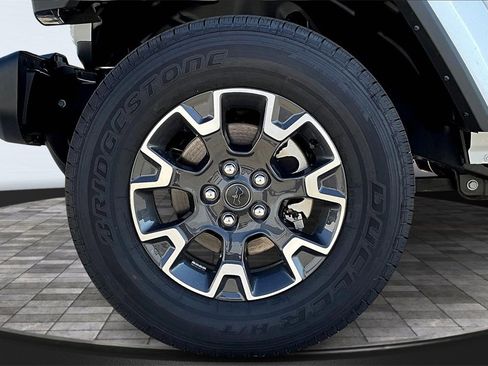 New 2025 Jeep Gladiator Sport w/ Premium Package image 11