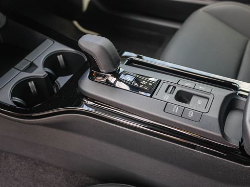 New 2026 Toyota Prius Plug-In Hybrid FWD image 22