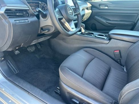 Used 2024 Nissan Altima 2.5 SV image 10