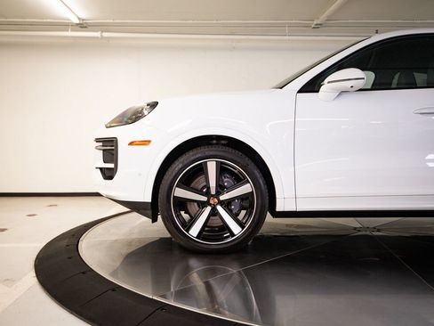 Certified 2026 Porsche Cayenne Coupe AWD/4WD image 11