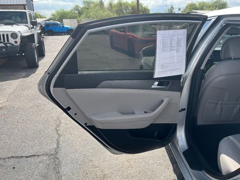 Used 2016 Hyundai Sonata SE FWD image 28