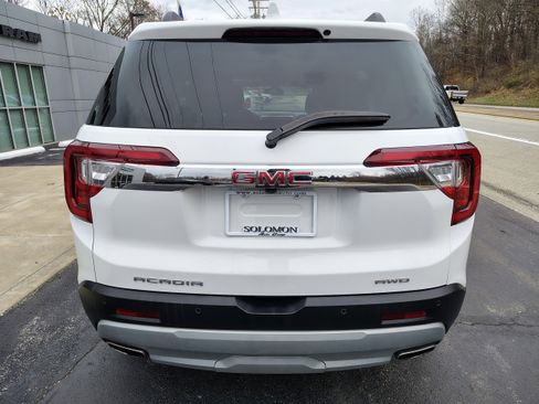 Used 2023 GMC Acadia SLE w/ Driver Convenience Package image 8