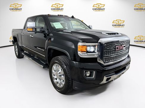 Used 2018 GMC Sierra 2500 Denali w/ Duramax Plus Package AWD/4WD image 1