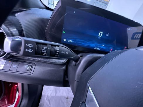 Used 2025 Chevrolet Equinox LT w/ Convenience Package II FWD image 18