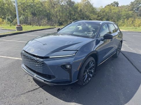 New 2025 Toyota Crown Signia Limited image 7