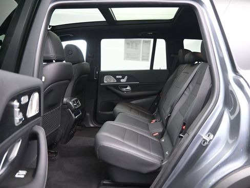 Used 2024 Mercedes-Benz GLS 450 4MATIC image 29