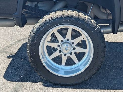 Used 2023 Chevrolet Silverado 2500 High Country w/ Z71 Off-Road Package AWD/4WD image 9