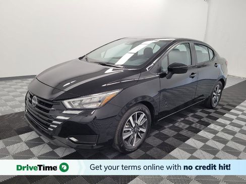 Used 2025 Nissan Versa SV image 1
