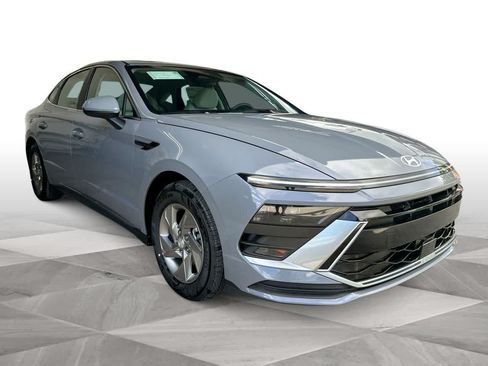 Used 2026 Hyundai Sonata SE FWD image 2