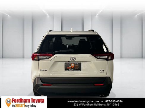 Used 2025 Toyota RAV4 XLE AWD/4WD image 6
