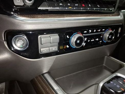 Used 2025 Chevrolet Silverado 1500 LT Trail Boss w/ Convenience Package II AWD/4WD image 23