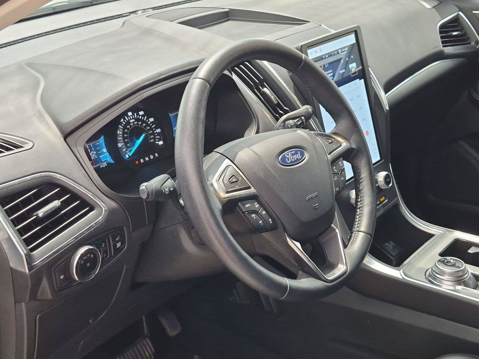 Used 2024 Ford Edge Titanium w/ Equipment Group 301A AWD/4WD image 9