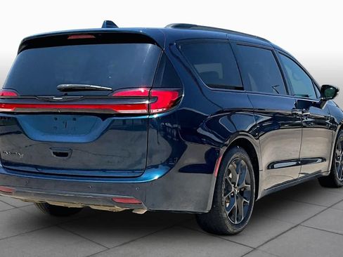 Used 2021 Chrysler Pacifica Touring w/ S Appearance Package FWD image 12