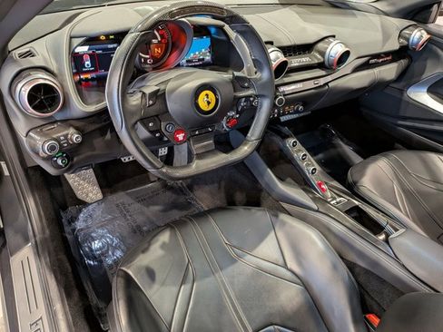Used 2018 Ferrari 812 Superfast image 10