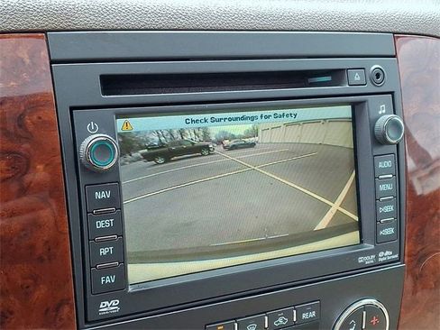 Used 2011 Chevrolet Suburban LTZ image 19