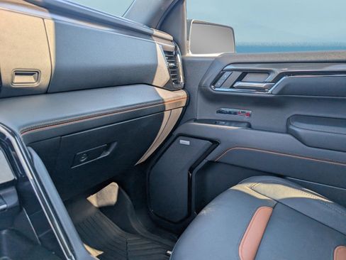 Used 2023 GMC Sierra 1500 AT4 w/ AT4 Premium Package image 29