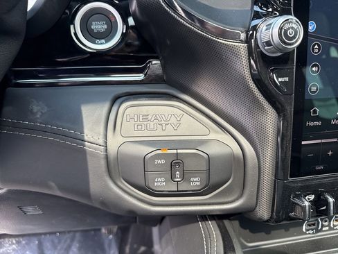 New 2026 RAM 2500 Limited AWD/4WD image 17