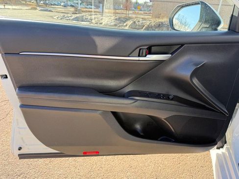 Used 2024 Toyota Camry SE image 19