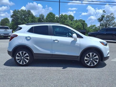 Used 2022 Buick Encore Preferred w/ Safety Package image 3
