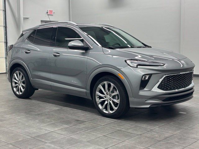 Used 2024 Buick Encore GX Avenir FWD image 1