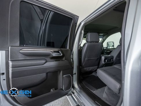 Used 2025 Chevrolet Silverado 2500 LTZ w/ LTZ Convenience Package AWD/4WD image 26
