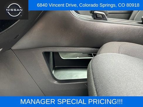 Used 2024 Nissan Pathfinder SV FWD image 37