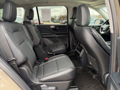 Used 2025 Lincoln Aviator AWD image 33