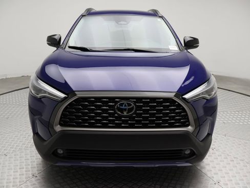 Certified 2025 Toyota Corolla Cross XLE image 5